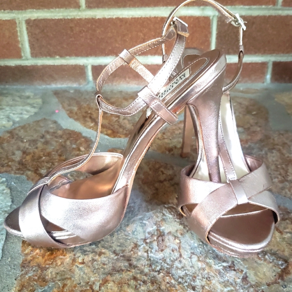 Badgley Mischka rose gold leather t-strap platform stiletto heel sandals 7.5